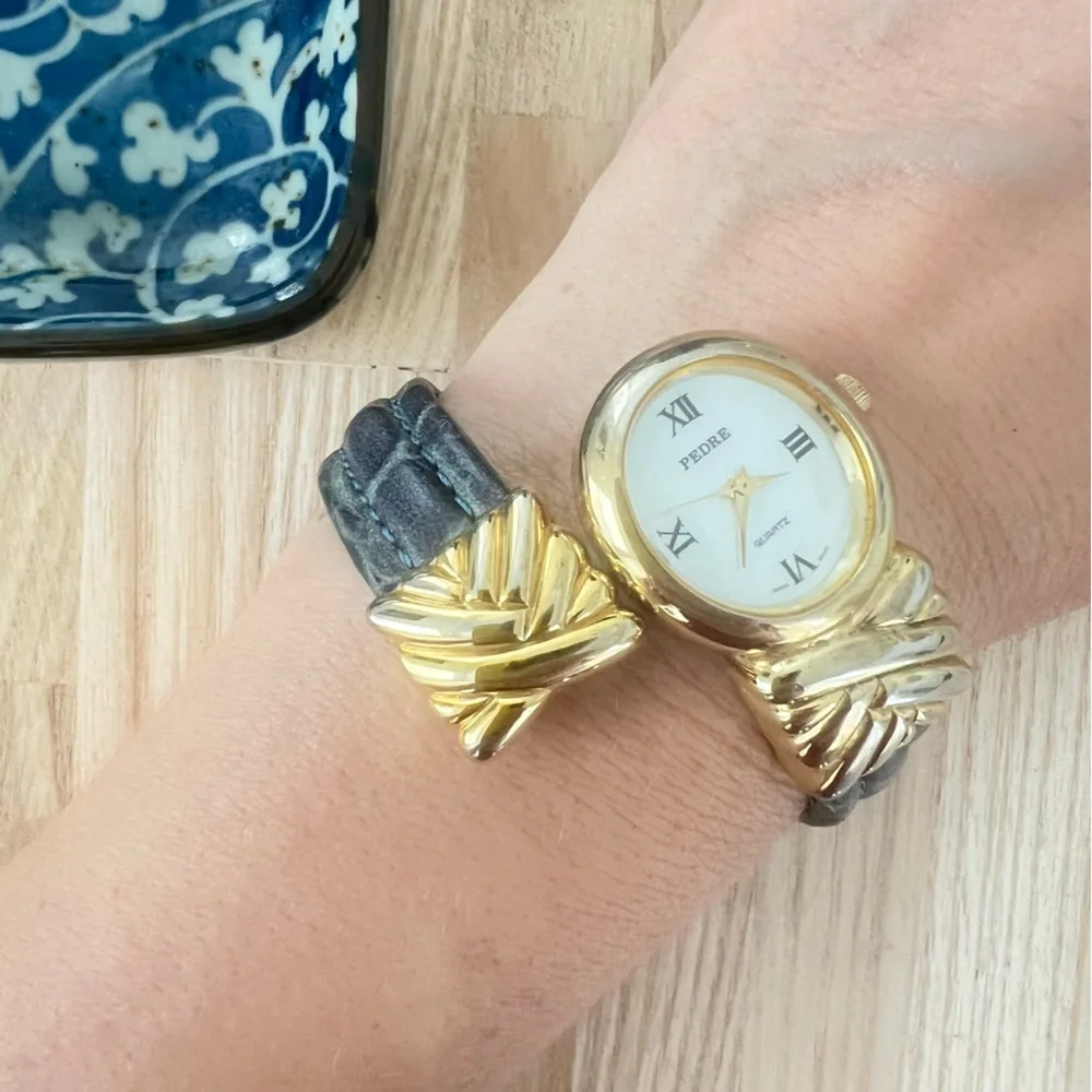 Vintage style Pedre ladies gold tone cuff bracelet watch NEW BATTERY